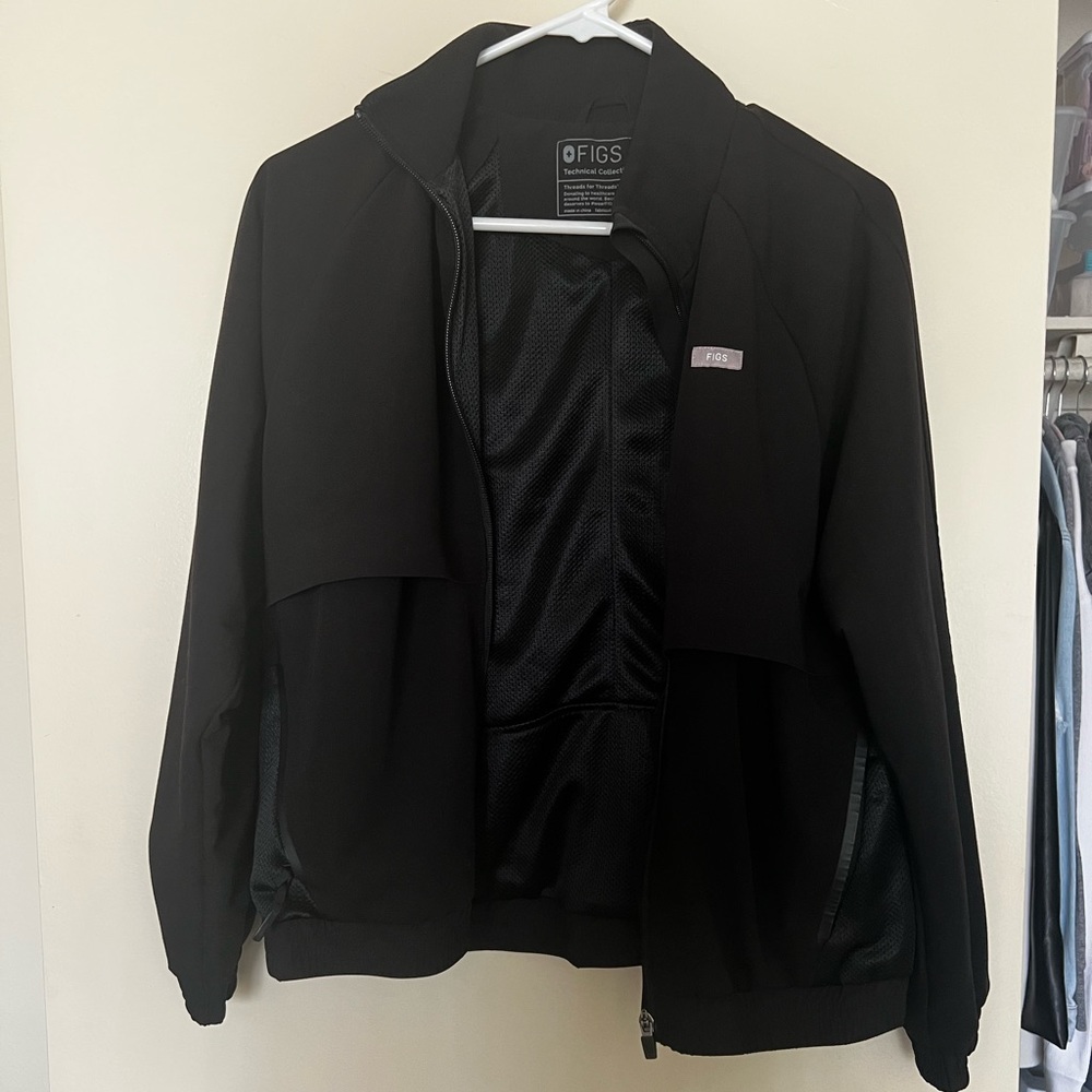 (Never worn) Figs women's Black Sydney Scrub Jacket